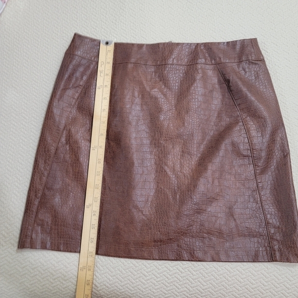 Love Riche Brown Faux Leather Croc Embossed Mini Skirt Size Large - Picture 7 of 13